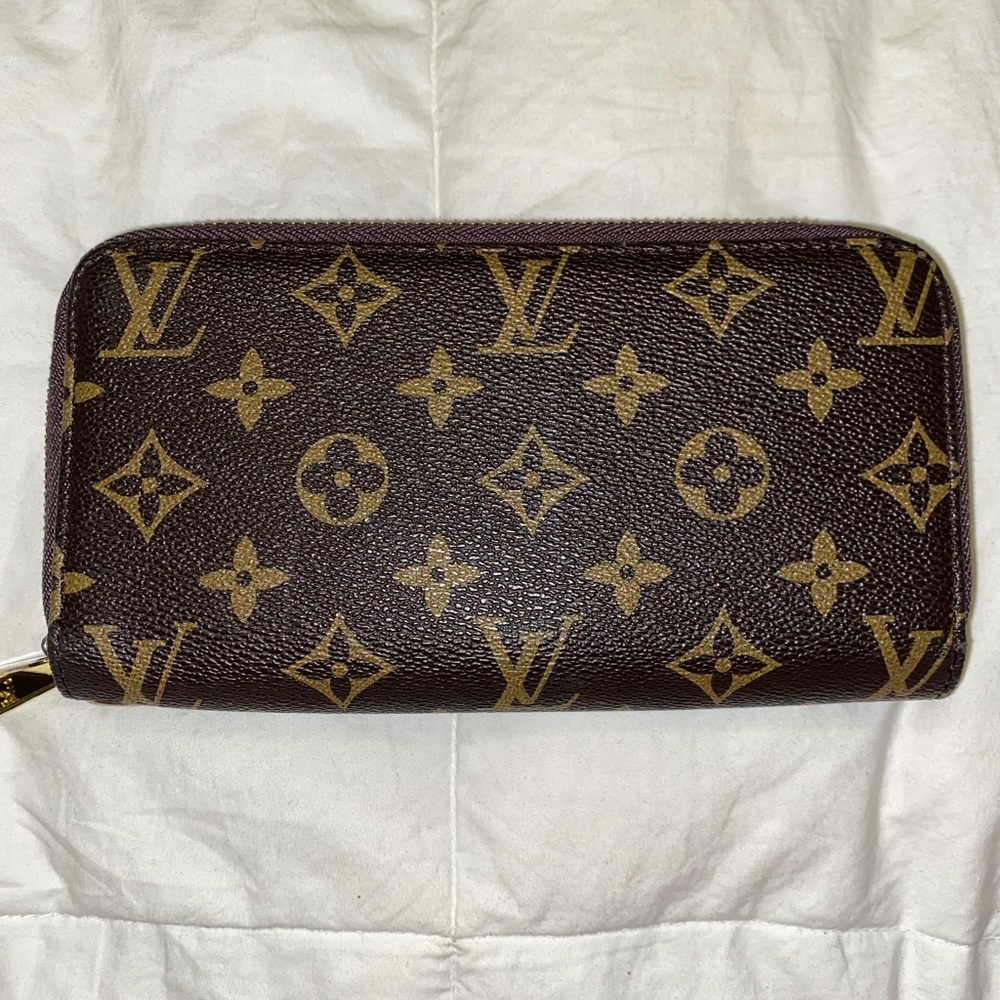 Louis Vuitton Monogram wallet